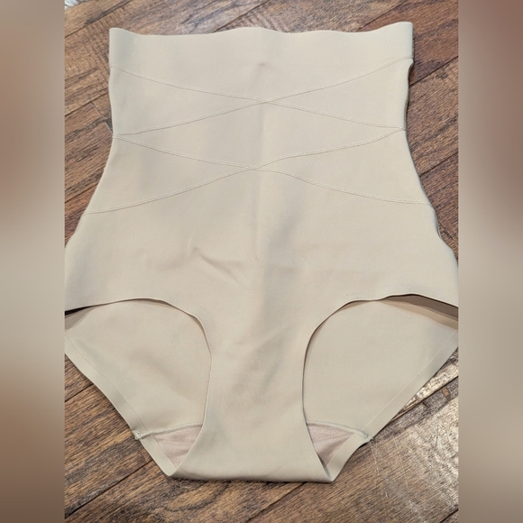 STRM LINE Firm Control nude Bonded Leg Hi Waist Shaping Brief Panty Womens Sz S - Picture 2 of 8